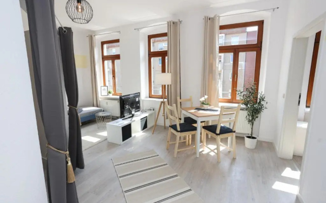 FULL HOUSE Studios - Little Mill Apartment - NTFLX + WiFi