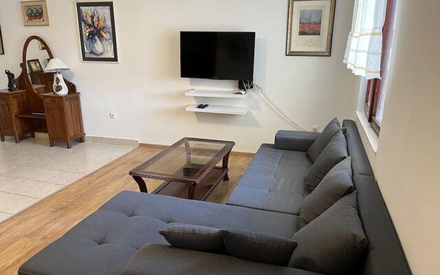 Beachfront Apartment Drazen, With Patio & Parking