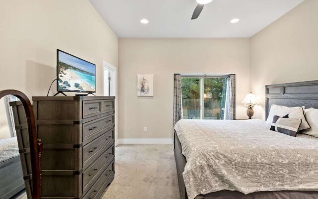 Peaceful Cottage w/ Grill Mins to Lake Travis