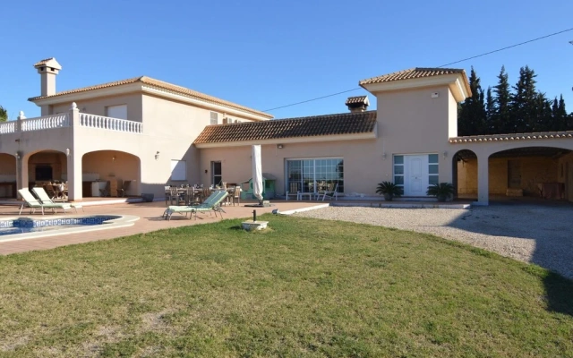 Villa in El Agar With Private Pool and Beaches