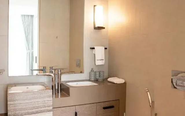 HomesGetaway - Modern 1 Bedroom in JBR The Address