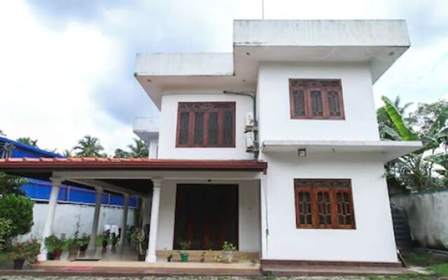 OYO 370 Hotel Damas Kadawatha