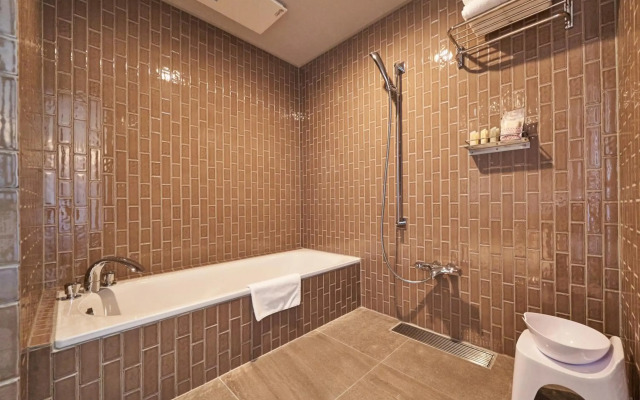 WeBase TAKAMATSU - Hostel