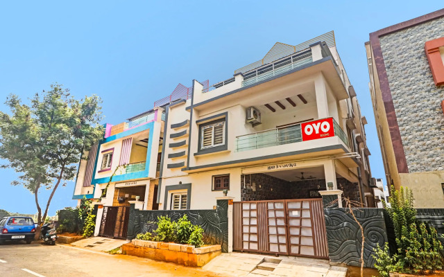 OYO Royal Stay Near Mantra Mall