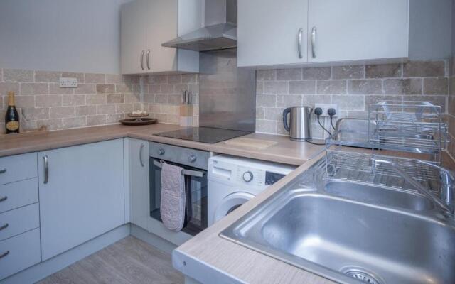 Langland Road - 2 Bedroom Town House - Mumbles