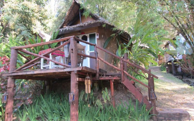 Pho Rak Nah Pai Hotel