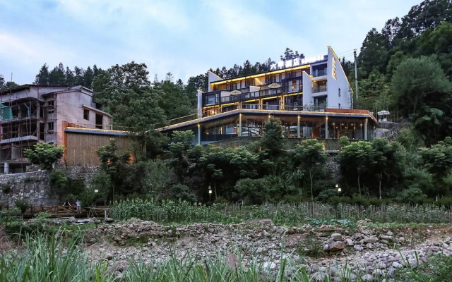 Zhangjiajie SIXX Hotel