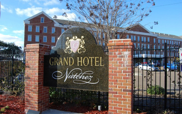 Natchez Grand Hotel & Suites On the River