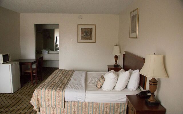 Cocomo Inn and Suites