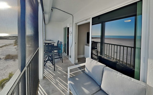 Castle Beach 303