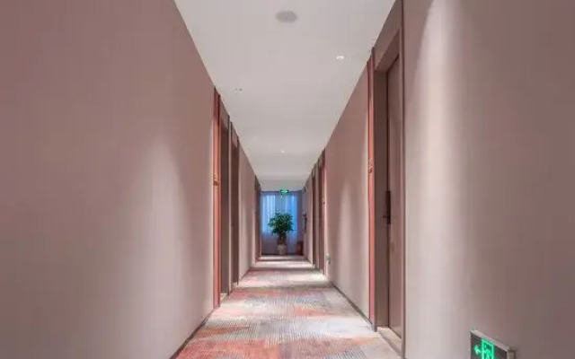 Berman Hotel (Chaozhou Ancient City People's Square)
