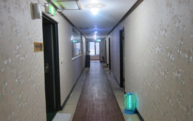 Aiwa Hotel