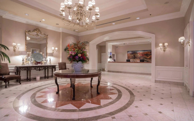 La Grande Residence at the Sutton Place Hotel