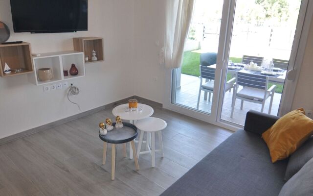 Zennova 24 Nikiti FLOW Family Apt
