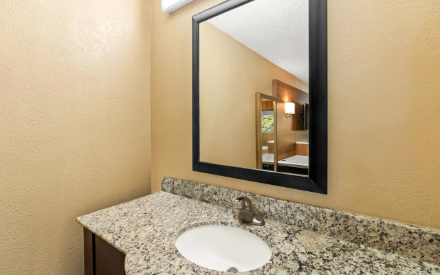 Super 8 by Wyndham Cincinnati/Springdale OH