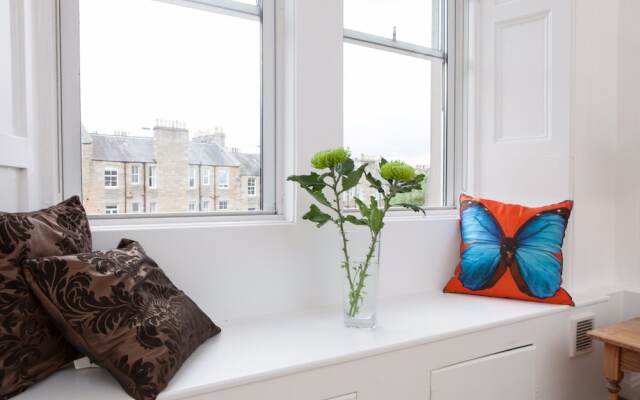 Cozy 1-bed Flat in Stockbridge Sleeps 4