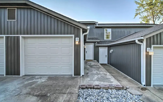 Pet-friendly Abode, Walk to Table Rock Lake!