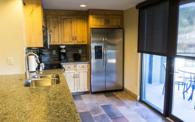 Deluxe condo in newly remodeled Grand Summit Hotel by RedAwning - Save 20% on 7+ Nights!