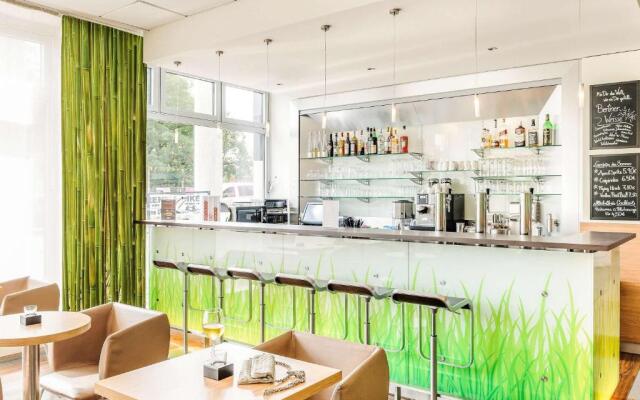 Me and All Hotel Berlin East Side, by Hyatt - NEW OPENING