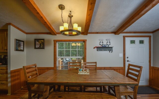 Knotty Pines 3 Bedroom House