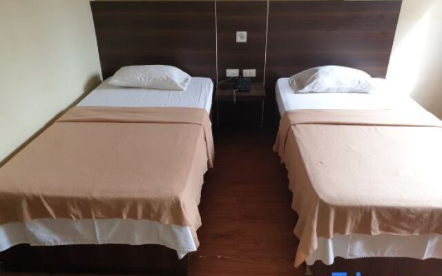 OYO 1011 First Hotel