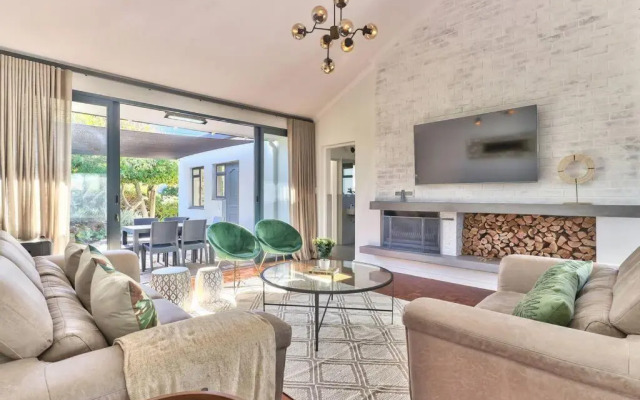 Family Home, WiFi, Patio, Secure Parking