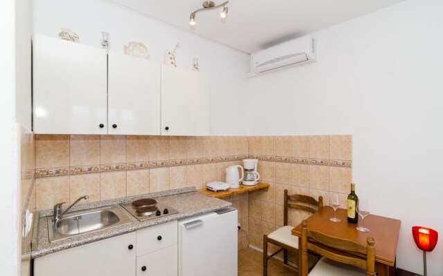 Apartments Nikolina Lumbarda