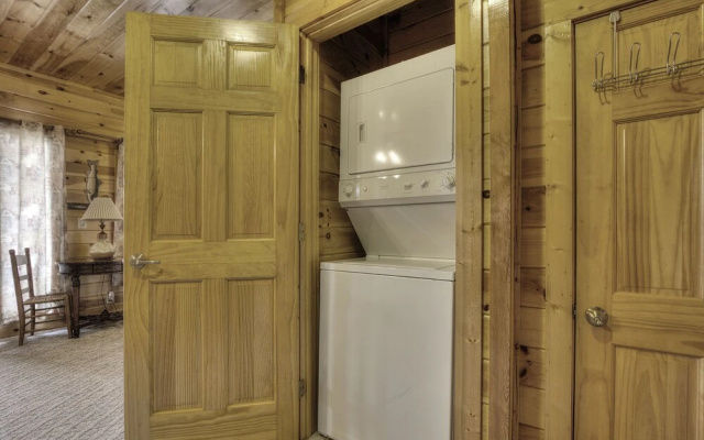 Blackberry Lodge 402 - Four Bedroom Cabin