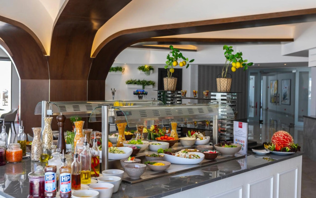 Leonardo Crystal Cove & Spa by the sea - Adults Only