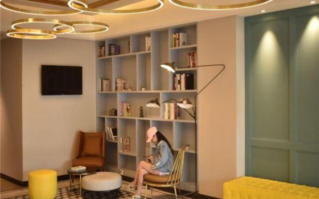 Super 8 Select Hotel