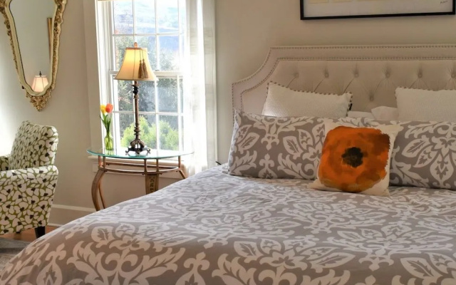 Warm Springs Inn & Winery