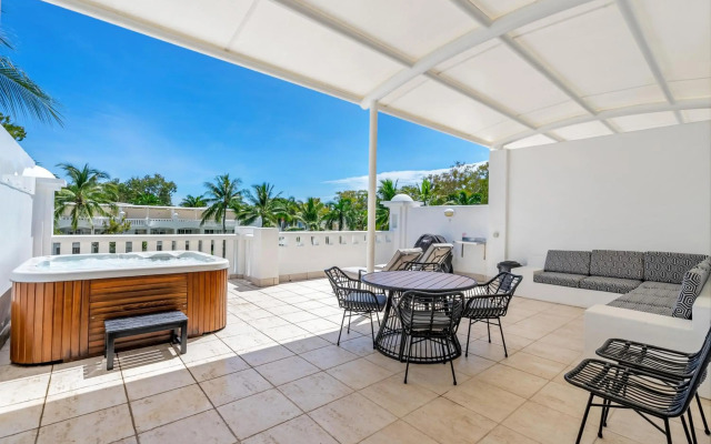 Elysium Private Apartments at The Beach Club