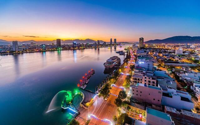 Platinum Danang Hotel