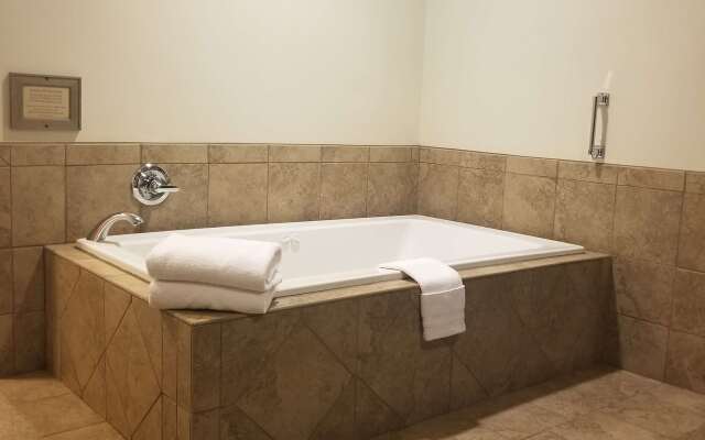 Grand View Inn & Suites