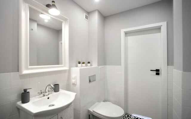 Chmielna 12 Street P&O Serviced Apartments