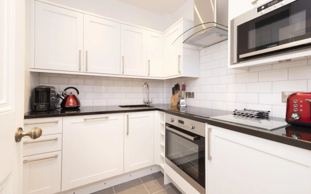 JOIVY Charming 2-Bed Flat Near Edinburgh Castle
