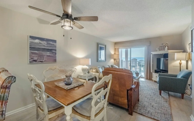 Sand Pebbles by Carolina Retreats