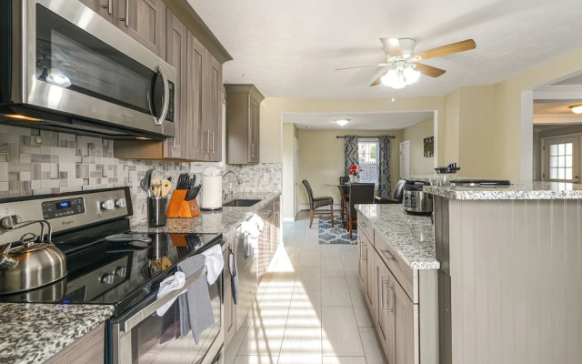 Home Near Skiing & Downtown Worcester