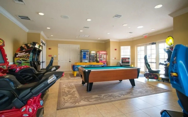 Penthouse Utopia 3 Bedroom Condo by RedAwning