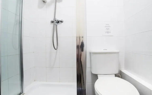 OYO White Horse Lodge Hotel