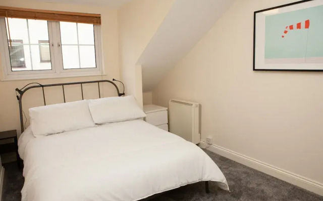 2 Bedroom Bristol House Near Gloucester Road