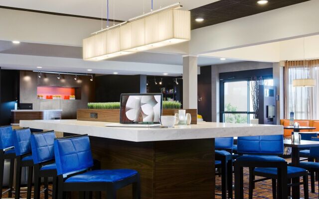 Courtyard by Marriott St Louis Westport Plaza