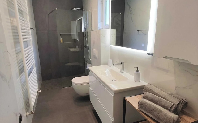 Bright and Spacious Stay With Private Parking in Crikvenica