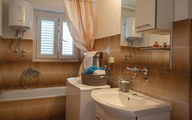 Beautiful Home in Ploce With Wifi and 2 Bedrooms