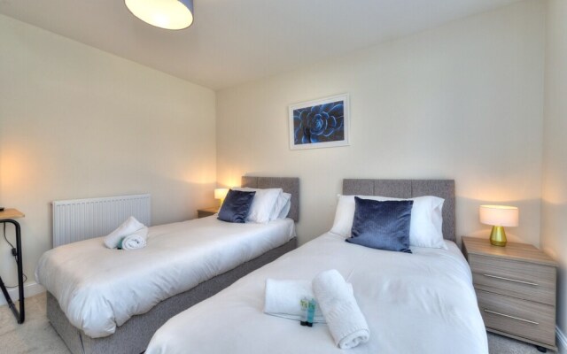 Executive Fairfields Apartment