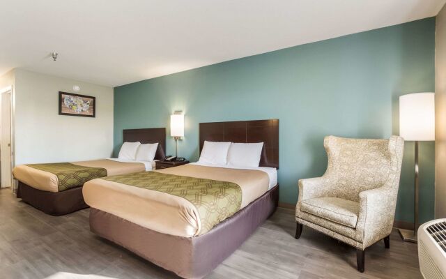 Econo Lodge Inn & Suites I-65