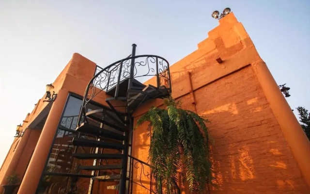 Frida Friday Boutique Hotel