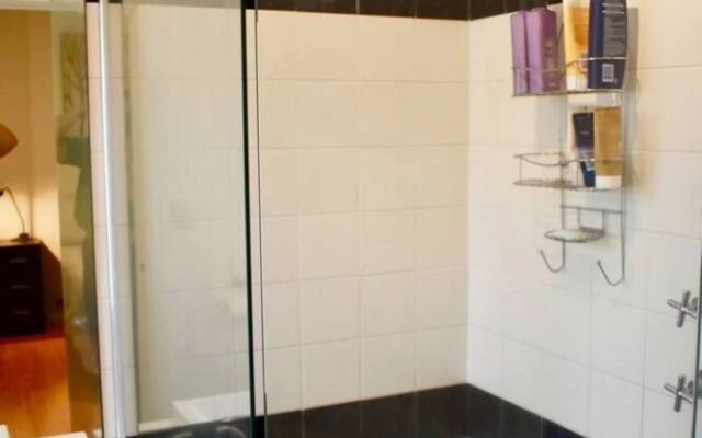 Spacious Home In Mount Hawthorn Next To Lake Monger