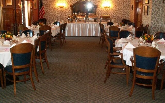 The Winthrop Arms Hotel And Restaurant