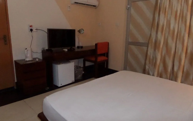 Excellence Hotel